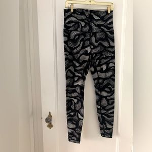 High waist Lululemon tights. Size 10